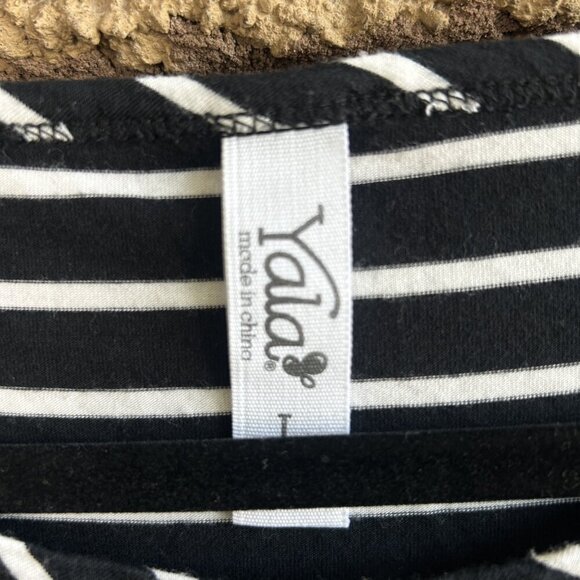 Yala Black and white Striped Casual Round Neck Top 3/4 Sleeves Size Large - Picture 4 of 6